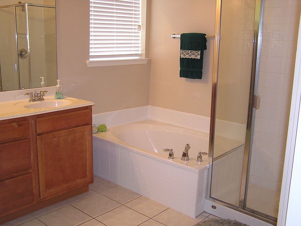 2nd image of 217 Flatwood Dr
