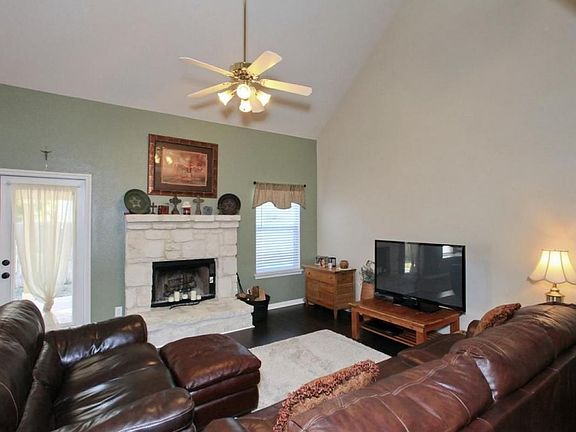 5th image of 105 Rock Creek Cir