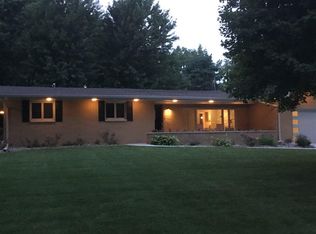 1254 Pine Rd, Omaha, NE 68144