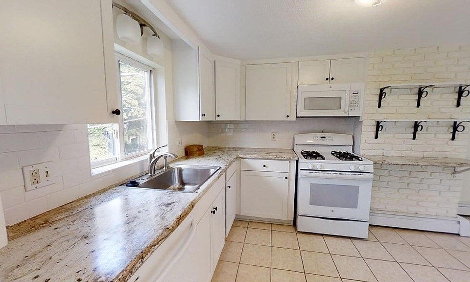 1st image of 21 Ashland St #2