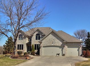 2923 Fox Trl NW, Prior Lake, MN 55372