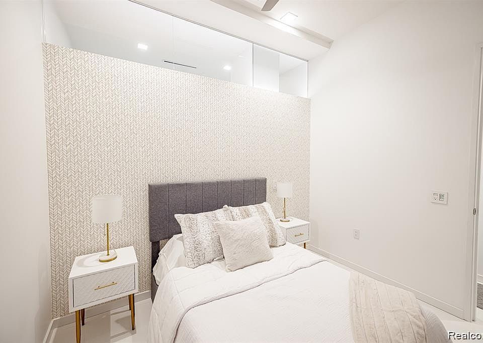 400 S Old Woodward Ave Unit 209, photo 13