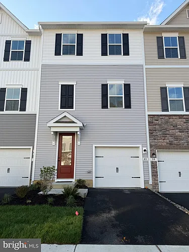 40 Basswood St Photo 1
