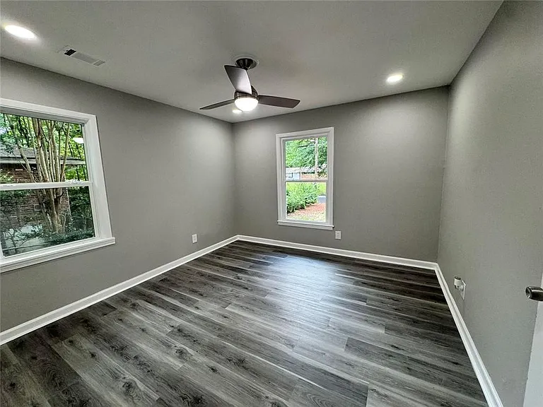 1508 Vancouver Dr — Photo 16