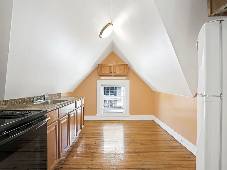 49 Elmore St #3 — Photo 12