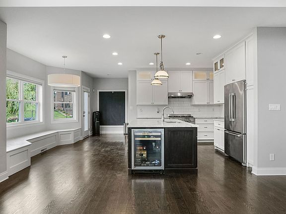 5th image of 8993 Parkside Ln