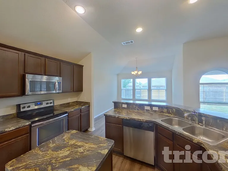1719 La Caya Dr — Photo 5