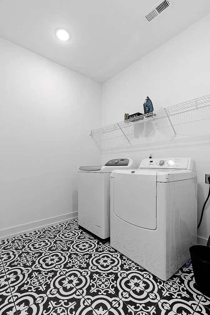 3 bed, 1920 sqft, $3,200 — Photo 4