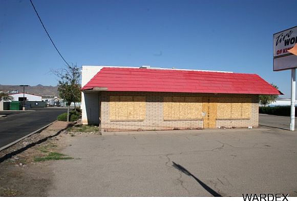 2nd image of 3311 E Andy Devine Ave