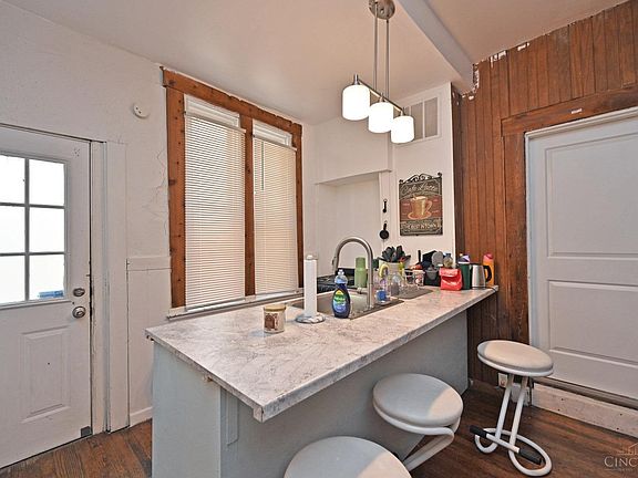 5th image of 2347 W Clifton Ave