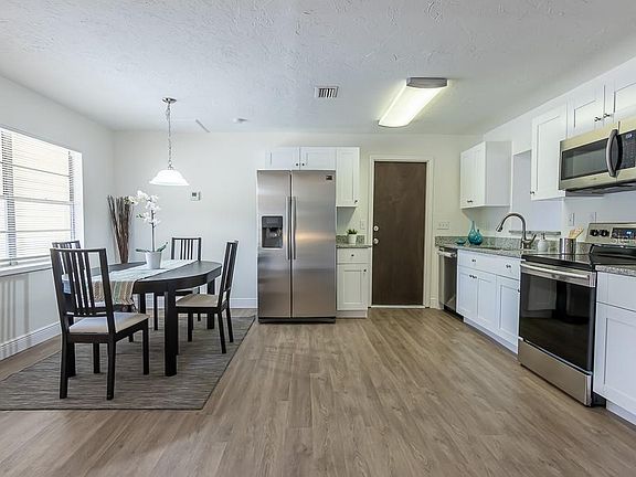 5th image of 5201 Brookmeade Dr