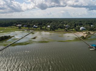 848 Grannys Ln, Awendaw, SC 29429