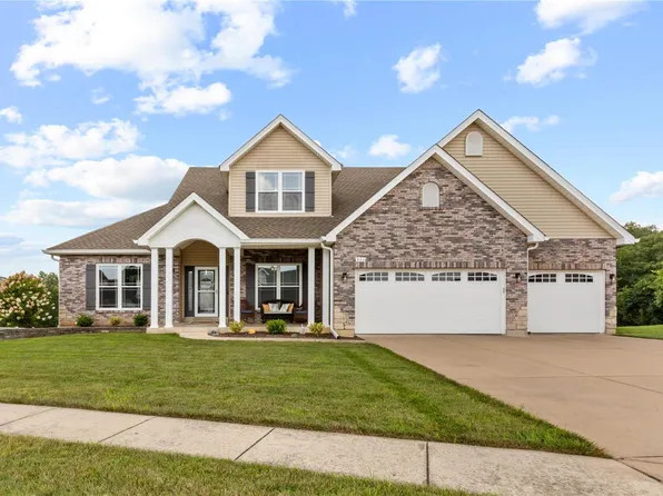 320 Charity Dr, Lake Saint Louis, MO 63367