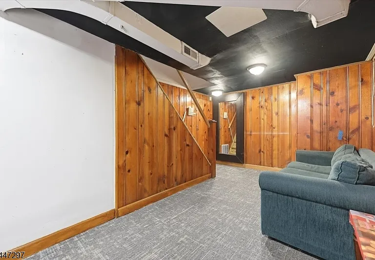 409 Tryon Ave — Photo 26