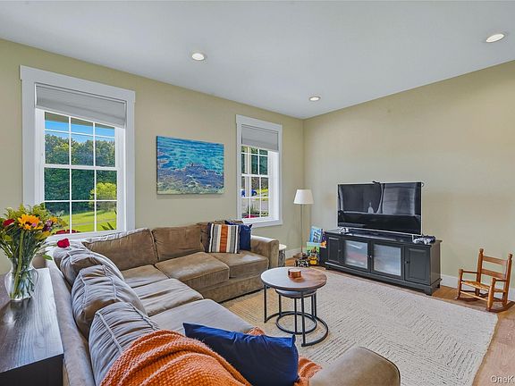 5th image of 148 Pancake Hollow Rd Unit A