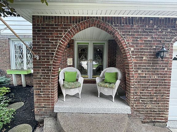 4th image of 1353 Westwood Ave