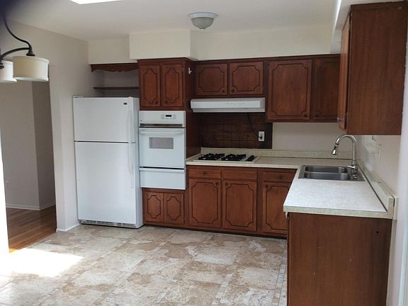 5th image of 8732 Cherrylawn Dr