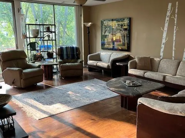 550 S Brentwood Blvd APT 3C, Saint Louis, MO 63105