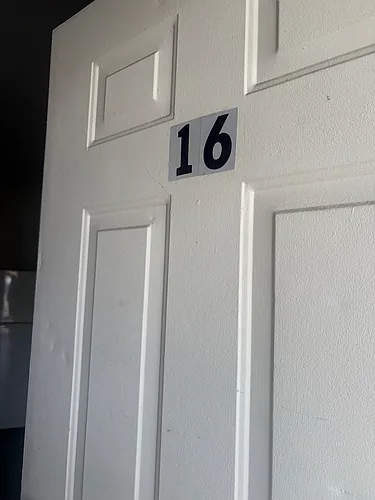 215 E Race St #16 Photo 1