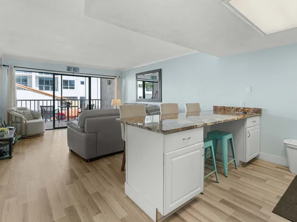 260 Southbay Dr, Naples, FL