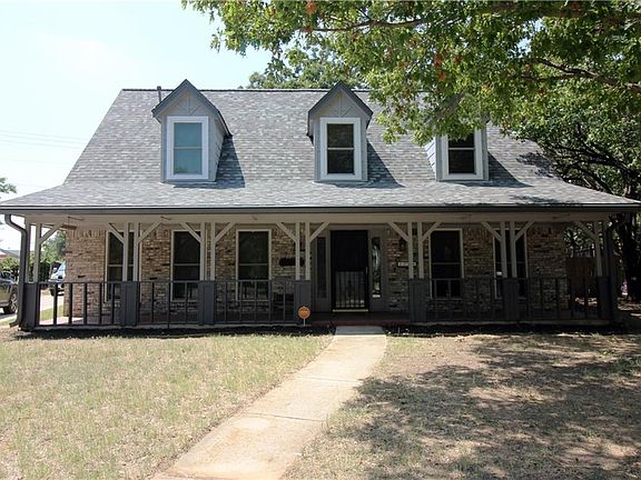 2nd image of 1104 Guadalupe Pl