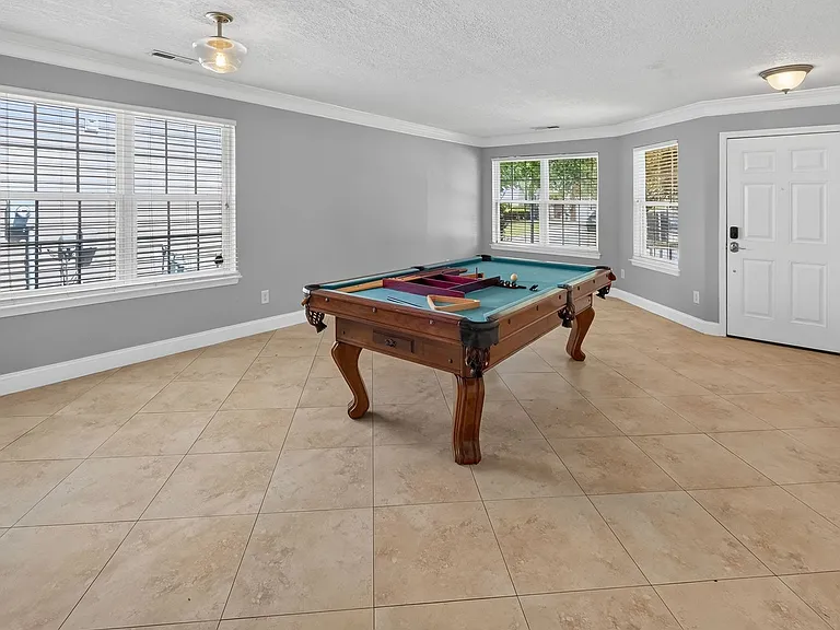 10745 Glenluce Ave — Photo 3