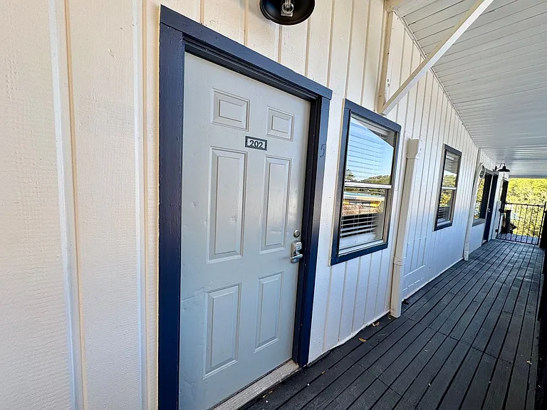 705 Sunrise Ave — Photo 33