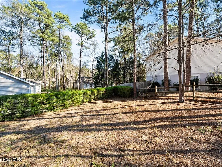 405 Spring Lake Dr — Photo 33