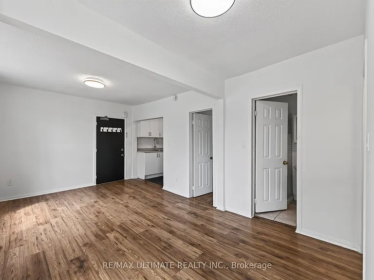 2360 Queen St E #3 — Photo 6