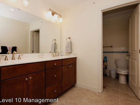 4th image of 525 10th Ave SE #1