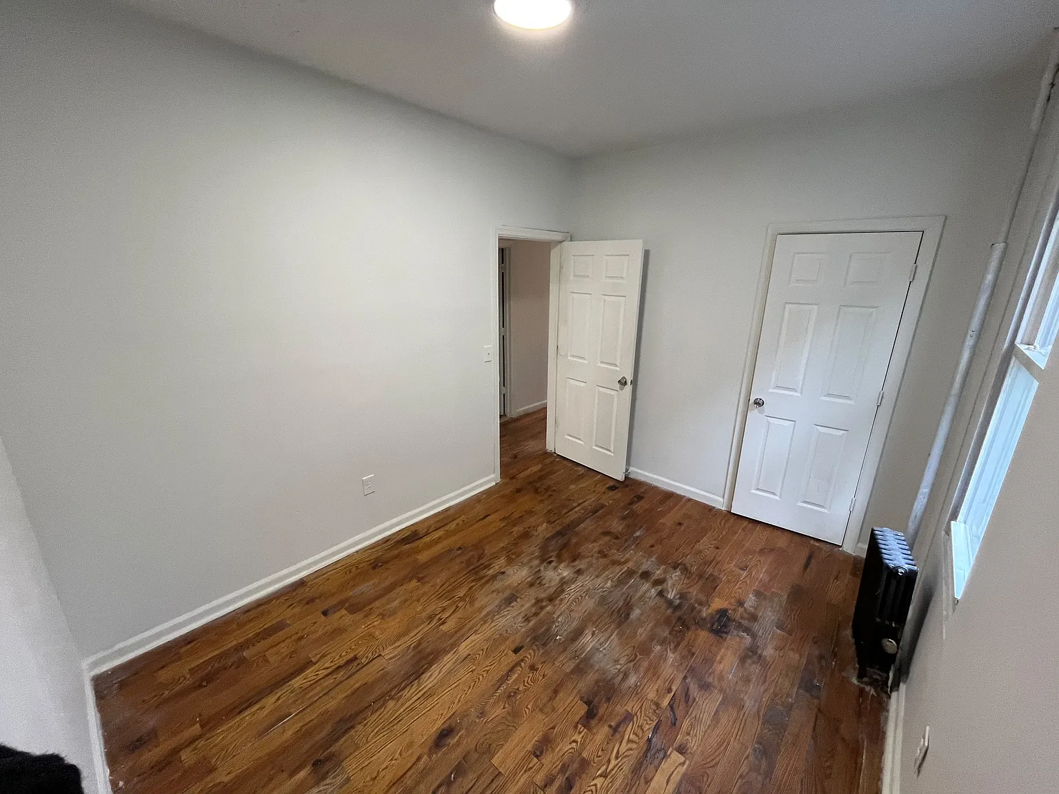 3 bed, 1000 sqft, $2,200 — Photo 3