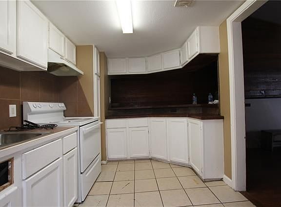 4th image of 8016 Trapier Ave