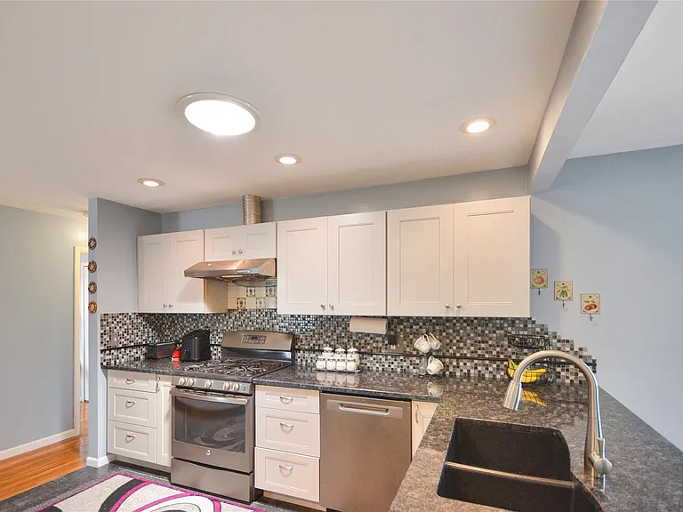 37653 Longacre Dr — Photo 10