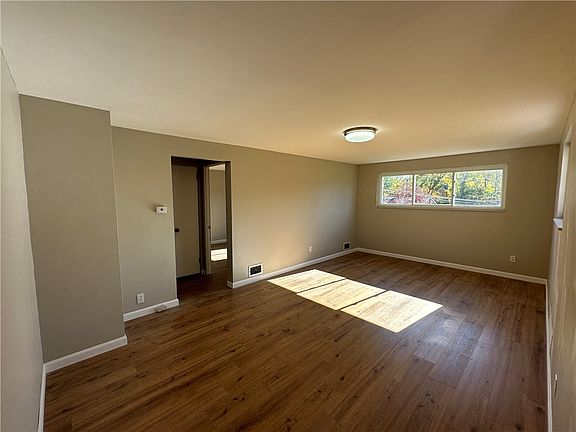 3rd image of 3435 Brickley Dr