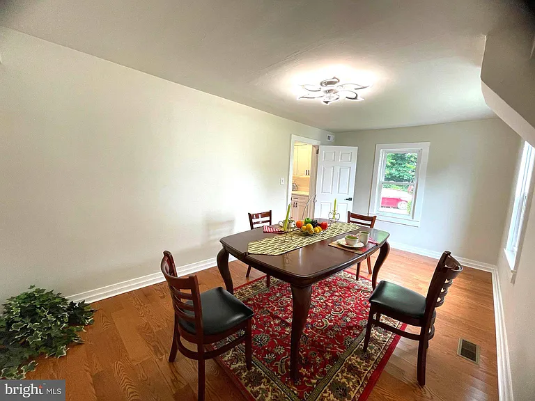 1006 Circle Dr — Photo 8