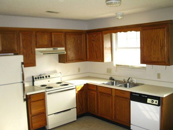 2nd image of 1520 2nd Ave APT A