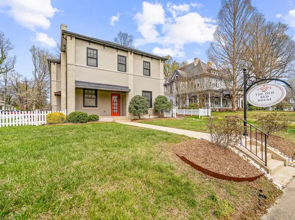 511 W Davis St #201, Burlington, NC 27215