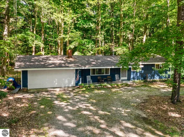 5375 W Cove Rd, Honor, MI 49640