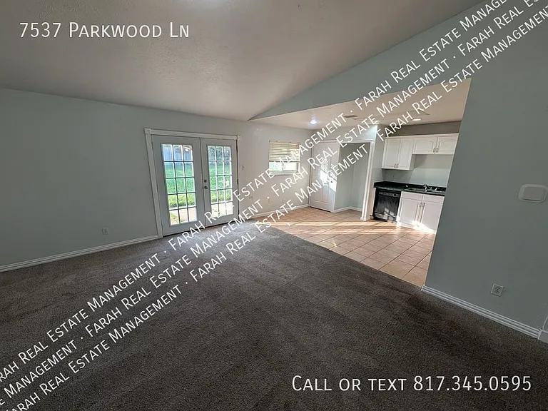 7537 Parkwood Ln — Photo 6