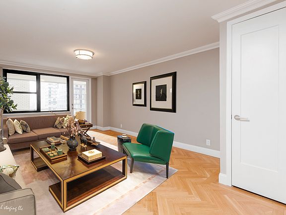 2nd image of 305 E 86th St #10BE