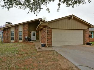1104 Kelly Park Rd, Edmond, OK 73003