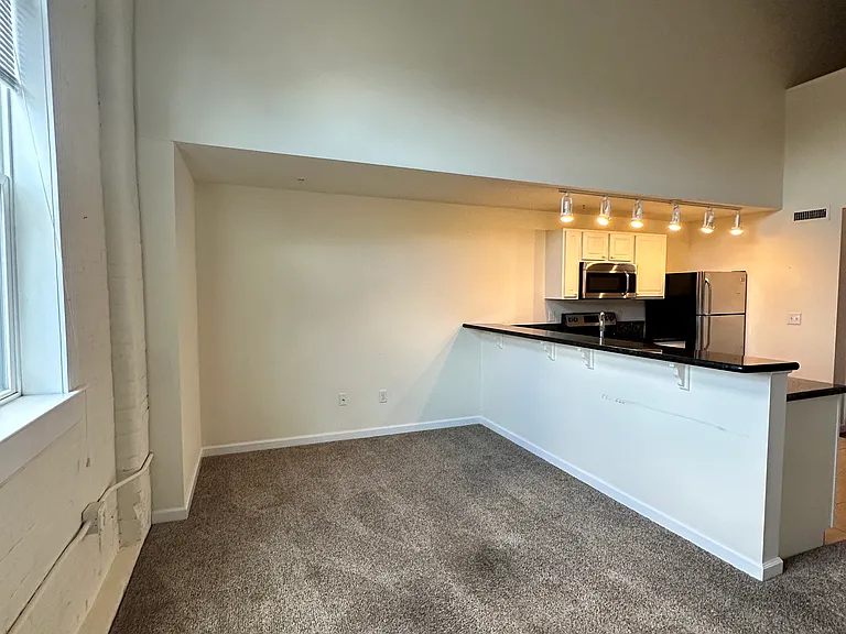 221 Glen St. — Photo 14