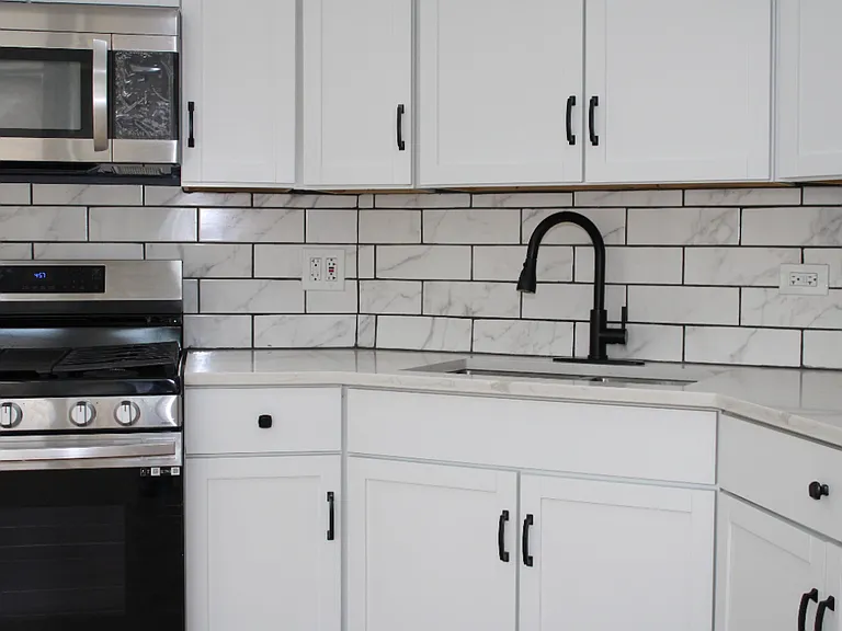 3660 W Grenshaw St #3 — Photo 8