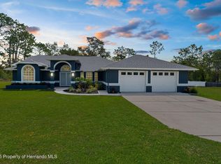 8084 Nightingale Rd, Weeki Wachee, FL 34613