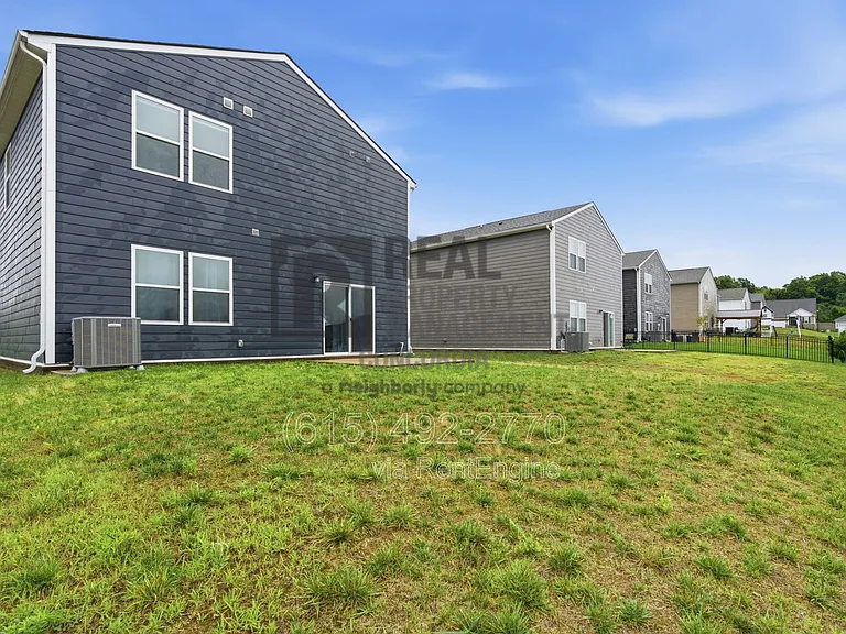 3917 Sadie St — Photo 37