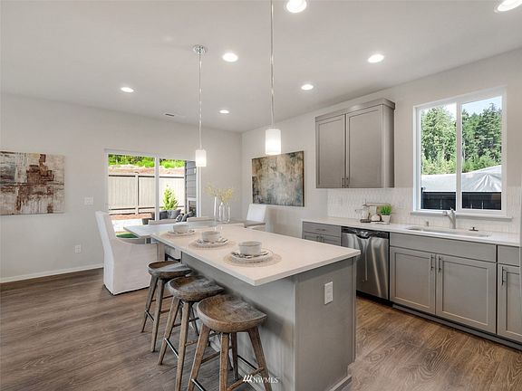 3rd image of 19701 119th St E