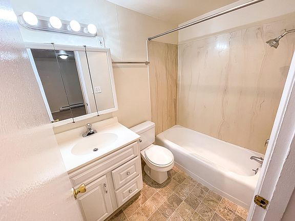 3rd image of 224 Harvard Ave E APT 103