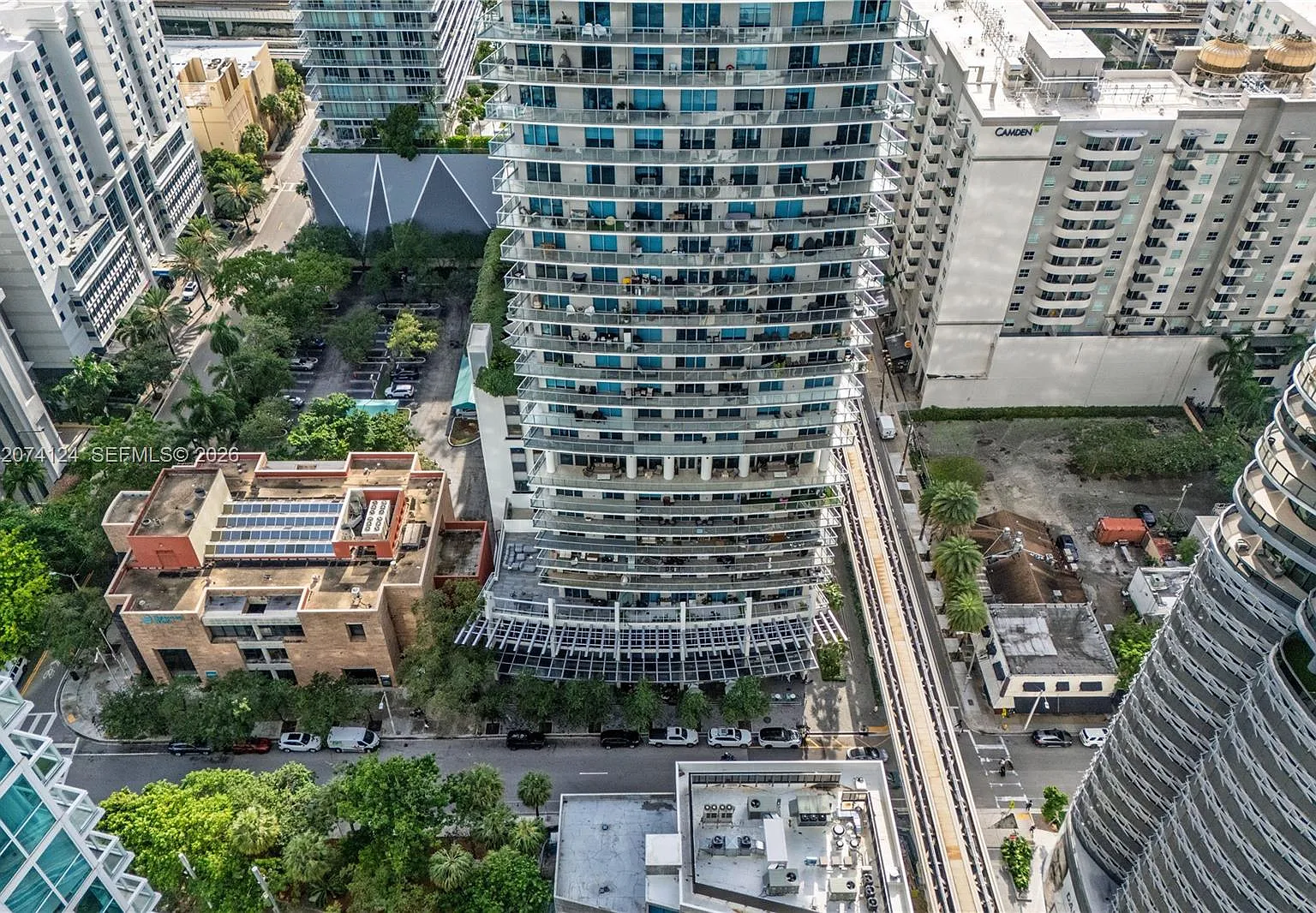 1100 Millecento Residence — Photo 3