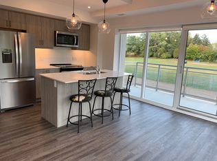 16 Markle Cres #309, Hamilton, ON L9G 0H4