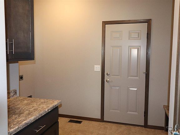 2nd image of 618 Katie Ave